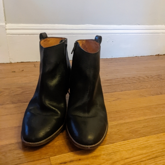 Madewell Shoes - Madewell black leather boots with short heel